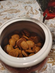 peppernuts in cookie jar